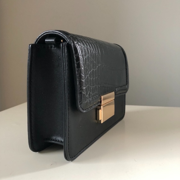 Vegan Croc Clutch + Crossbody - Picture 4 of 5